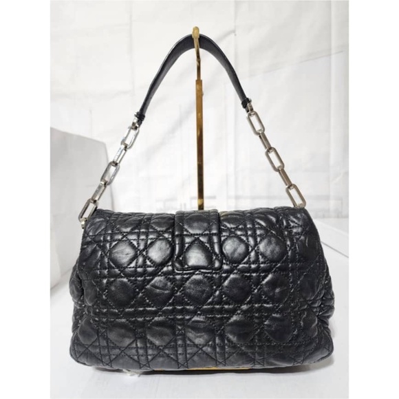 Authentic CHRISTIAN DIOR  Lambskin Cannage Medium New Lock Flap Shoulder Bag Bla - Picture 5 of 16